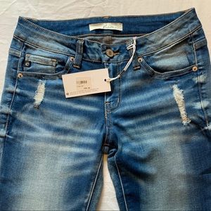 NWT KanCan Jeans Size 27